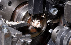 Anton Schimmer & Co. GmbH Anton Schimmer steht seit 1917 für Präzision und verarbeitet heimische Hölzer zu Holzwaren und Drechslerwaren.